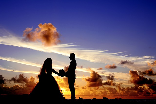 Západ slunce a svatba